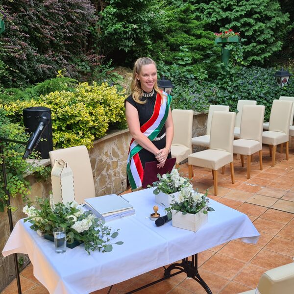 Hotel Mediterrán- Igaz Igen Szertartásvezető