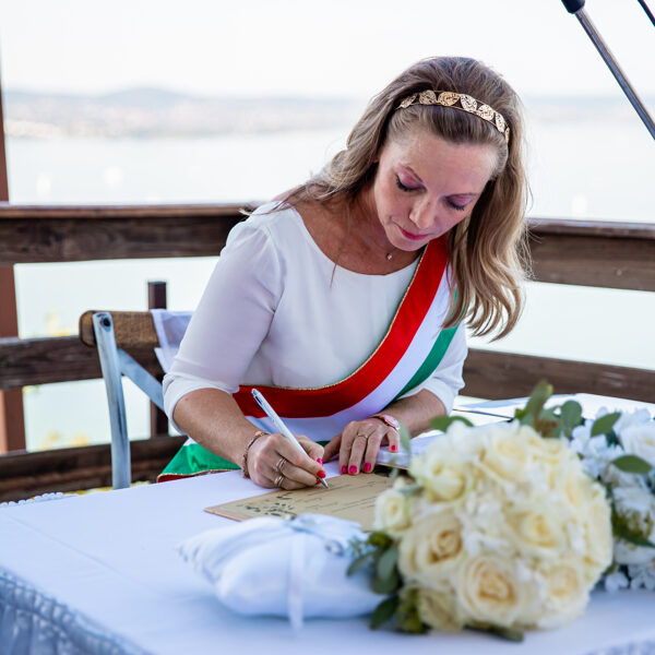 Igaz Igen Szertartásvezető - Echo Étterem Tihany - szertartás közben