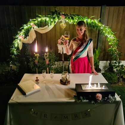 Igaz Igen szertartásvezető, esti szertartás